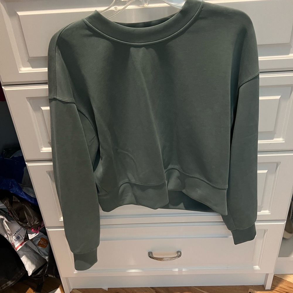 lululemon athletica Green Crewneck Cropped Sweatshirt